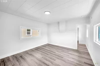 203 Grant St, Kelso, WA 98626 - Photo 3