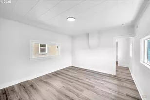 203 Grant St, Kelso, WA 98626 - Photo 3