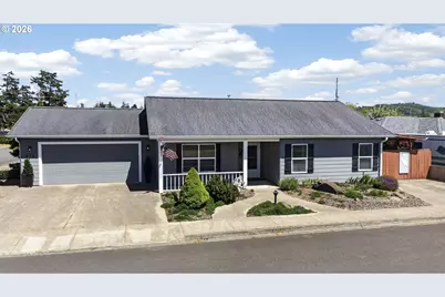 976 Nopal St, Florence, OR 97439 - Photo 1