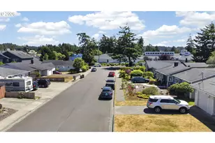 976 Nopal St, Florence, OR 97439 - Photo 33