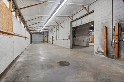 890 N Main St, Independence, OR 97351 - Photo 37