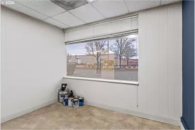 890 N Main St, Independence, OR 97351 - Photo 17