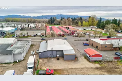 890 N Main St, Independence, OR 97351 - Photo 7