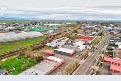 890 N Main St, Independence, OR 97351 - Photo 5