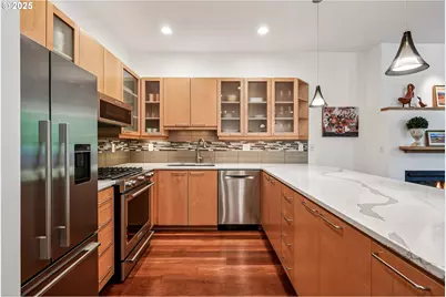 1030 NW Johnson St #224, Portland, OR 97209 - Photo 9