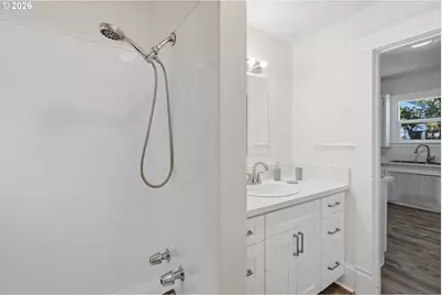 309 W 7th St, The Dalles, OR 97058 - Photo 17