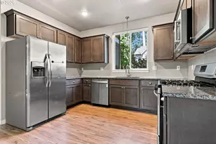 15121 SE Pine Ct, Portland, OR 97233 - Photo 13