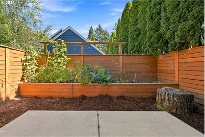 15121 SE Pine Ct, Portland, OR 97233 - Photo 27