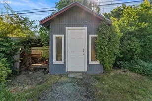 2030 SE 100th Ave, Portland, OR 97216 - Photo 39
