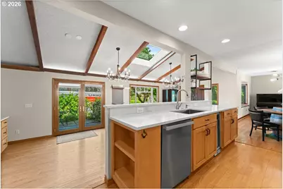 2030 SE 100th Ave, Portland, OR 97216 - Photo 9