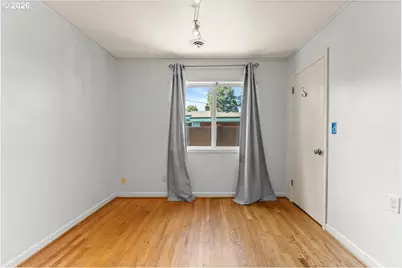 2030 SE 100th Ave, Portland, OR 97216 - Photo 27
