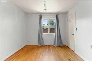 2030 SE 100th Ave, Portland, OR 97216 - Photo 27