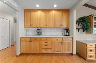 2030 SE 100th Ave, Portland, OR 97216 - Photo 11