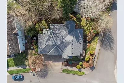 9216 NW Bartholomew Dr, Portland, OR 97229 - Photo 5