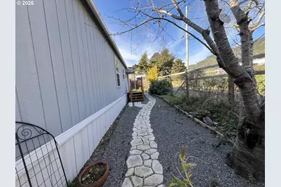 16126 Gustafson Ln, Brookings, OR 97415 - Photo 9