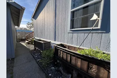 16126 Gustafson Ln, Brookings, OR 97415 - Photo 9