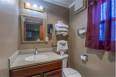 815 Main Ave, Tillamook, OR 97141 - Photo 15