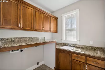 360 Mia Ln, Eugene, OR 97401 - Photo 15