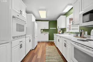 4307 SW Marigold St, Portland, OR 97219 - Photo 11
