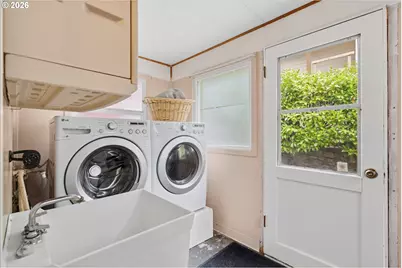 4307 SW Marigold St, Portland, OR 97219 - Photo 27