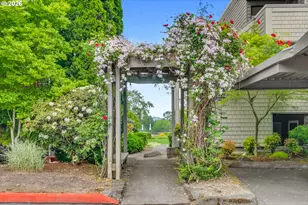 5624 S Riverside Ln, Portland, OR 97239 - Photo 29