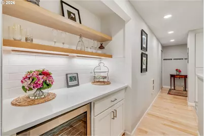 5624 S Riverside Ln #8, Portland, OR 97239 - Photo 9