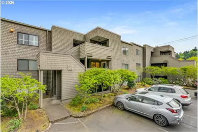 5624 S Riverside Ln #8, Portland, OR 97239 - Photo 3