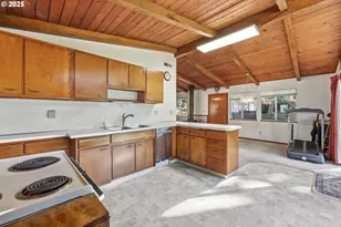 12825 SE Lincoln St, Portland, OR 97233 - Photo 13