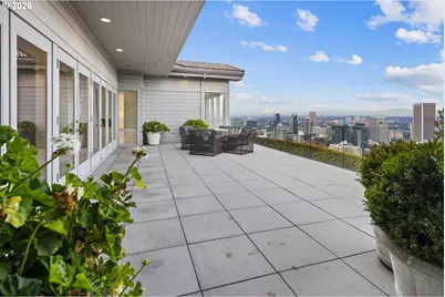 1235 SW Myrtle Ct, Portland, OR 97201 - Photo 9