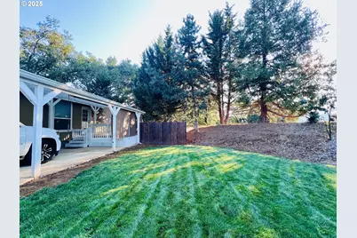 107 Wanda Ct, Myrtle Creek, OR 97457 - Photo 3