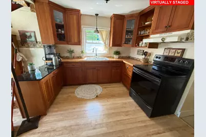 558 11th Ave, Coos Bay, OR 97420 - Photo 5