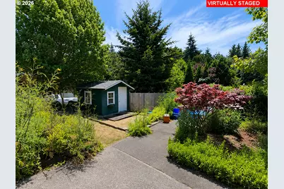 558 11th Ave, Coos Bay, OR 97420 - Photo 13