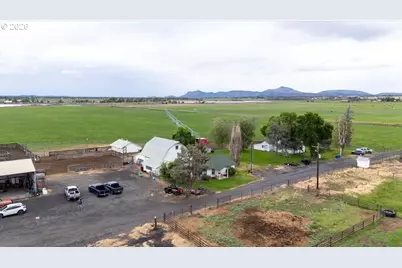 10400 SW Houston Lake Rd, Powell Butte, OR 97753 - Photo 5