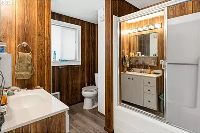 10400 SW Houston Lake Rd, Powell Butte, OR 97753 - Photo 17