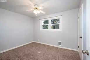 3198 Pheasant Blvd, Springfield, OR 97477 - Photo 15