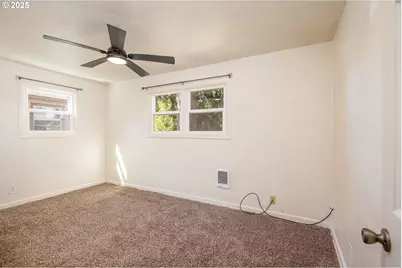 3198 Pheasant Blvd, Springfield, OR 97477 - Photo 17