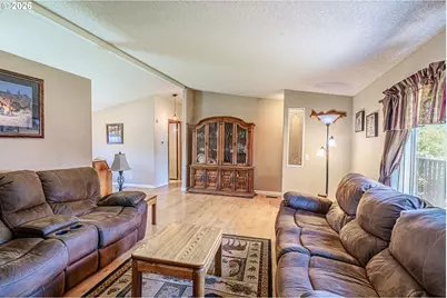 1065 6th St, Gervais, OR 97026 - Photo 5