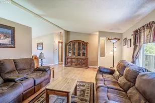 1065 6th St, Gervais, OR 97026 - Photo 5