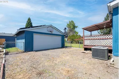1065 6th St, Gervais, OR 97026 - Photo 21