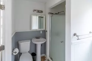 1830 NW Goetz St, Roseburg, OR 97471 - Photo 13