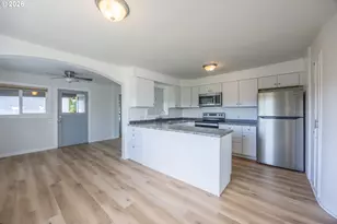 1830 NW Goetz St, Roseburg, OR 97471 - Photo 3
