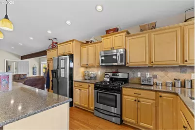 238 SW 27th St, Newport, OR 97365 - Photo 7