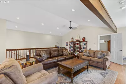 238 SW 27th St, Newport, OR 97365 - Photo 13