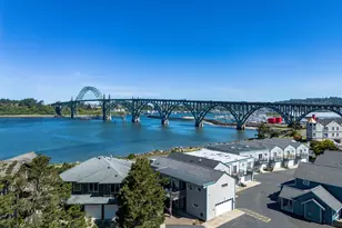 238 SW 27th St, Newport, OR 97365 - Photo 1