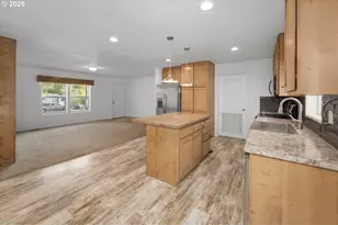 52443 McKenzie Hwy, Blue River, OR 97413 - Photo 9
