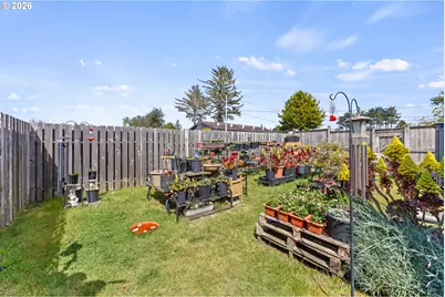 401 S Marple St, Coos Bay, OR 97420 - Photo 17