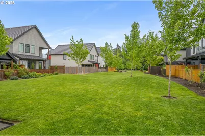 1921 Elkhorn Dr, Eugene, OR 97408 - Photo 9