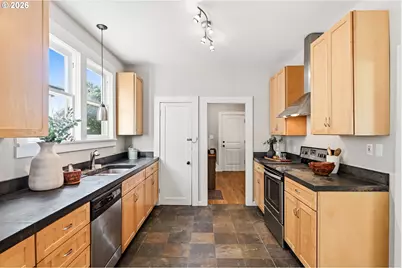 3923 SE Main St, Portland, OR 97214 - Photo 9