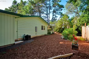1601 Rhododendron Dr, Florence, OR 97439 - Photo 37
