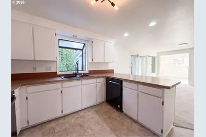 5810 NW Landing Dr, Portland, OR 97229 - Photo 17